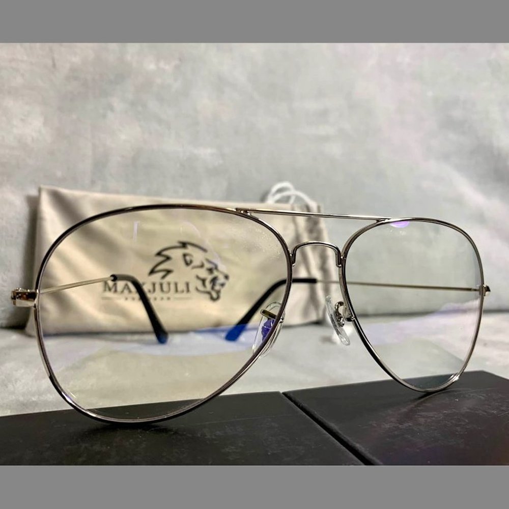 Blue light blocking glasses